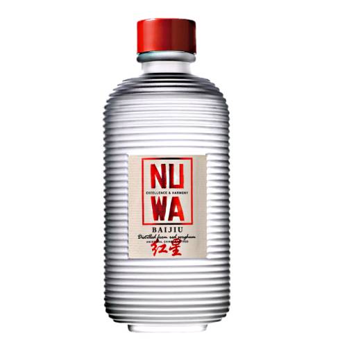 Nuwa Baijiu has a beautiful shine and an elegant and silky texture and nose offers powerful notes of freshly ground grains and jasmine.
