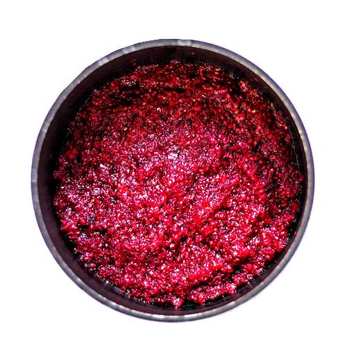 Bearberry pulp is mashed and cut into small pices.
