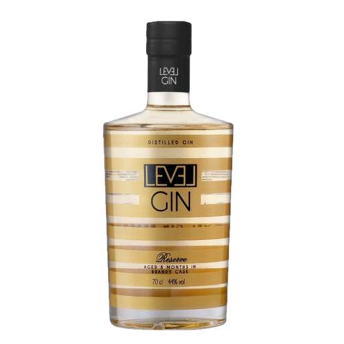 Reserve gin Teichenne elaborate Level Gin Reserve we macerate our selection of botanists and perform three distillations. Once we get the cleanest and purest part of the last distillation we let the gin rest at least 8 months in our oak barrels which have previously aged brandy for decades.