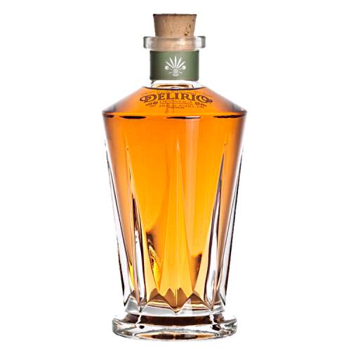 Mezcal Delirio De Oaxaca - Delirio de Oaxaca Delirio de Oaxaca Mezcal made by master distiller Fernando Santibanez this anejo is produced at a traditional palenque in Miahuatlan Oaxaca by Ricardo Gonzalez.