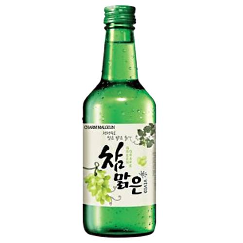 Vivid Green Grape Soju is light a crisp grape fruit taste and a light wine style flavour.
