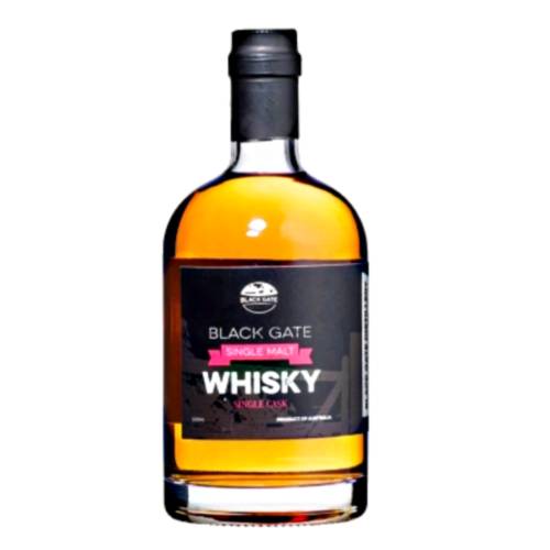 Whisky Black Gate - Black Gate whisky is matured in a cask this is our 3rd release of Peated Single Malt. Matured for almost 2.5 years this release is rich and smokey. This whisky is bottled at 57.6 percent ABV to keep the big flavours that we are known for.